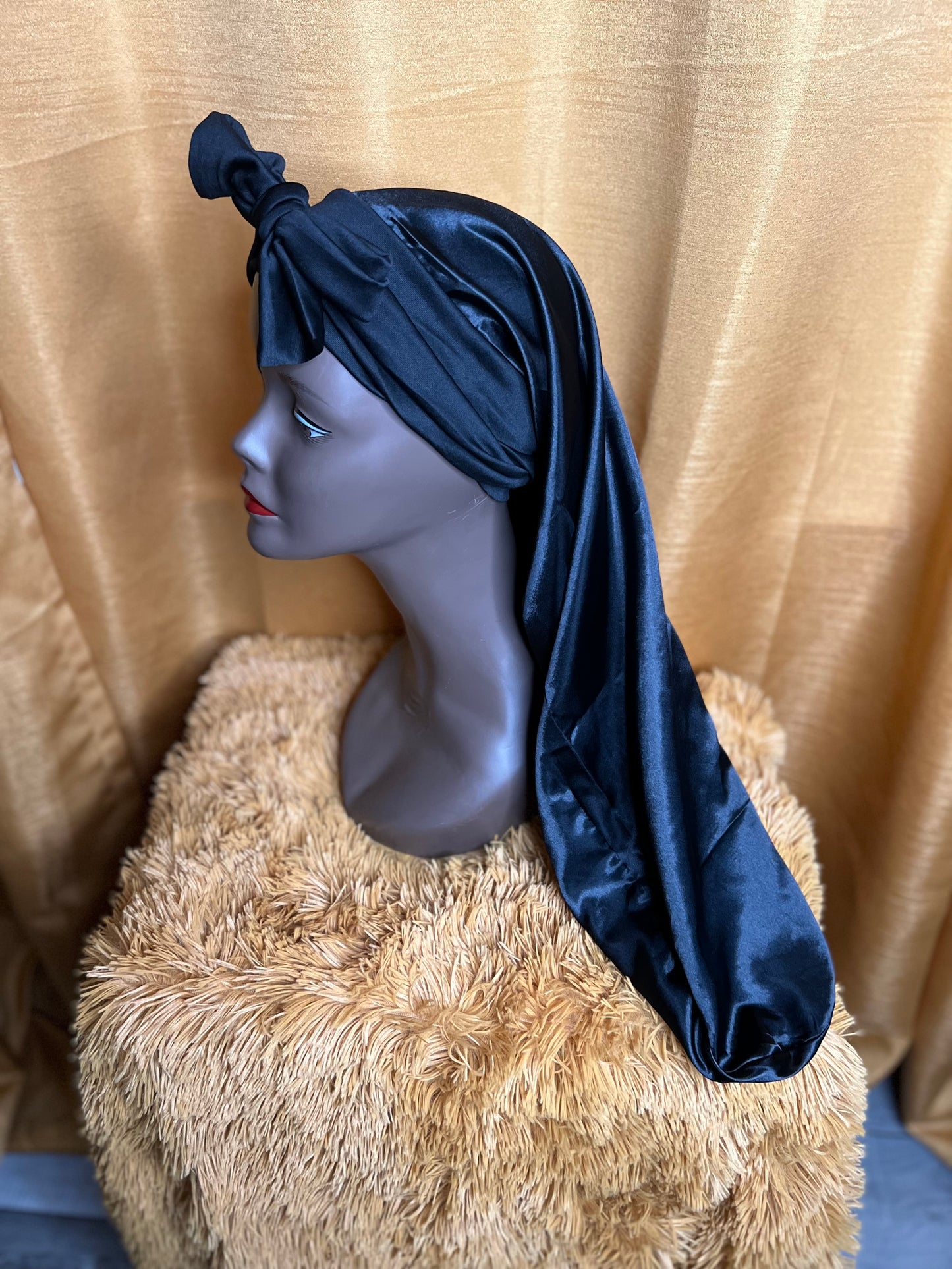 Long Twisted Bonnet