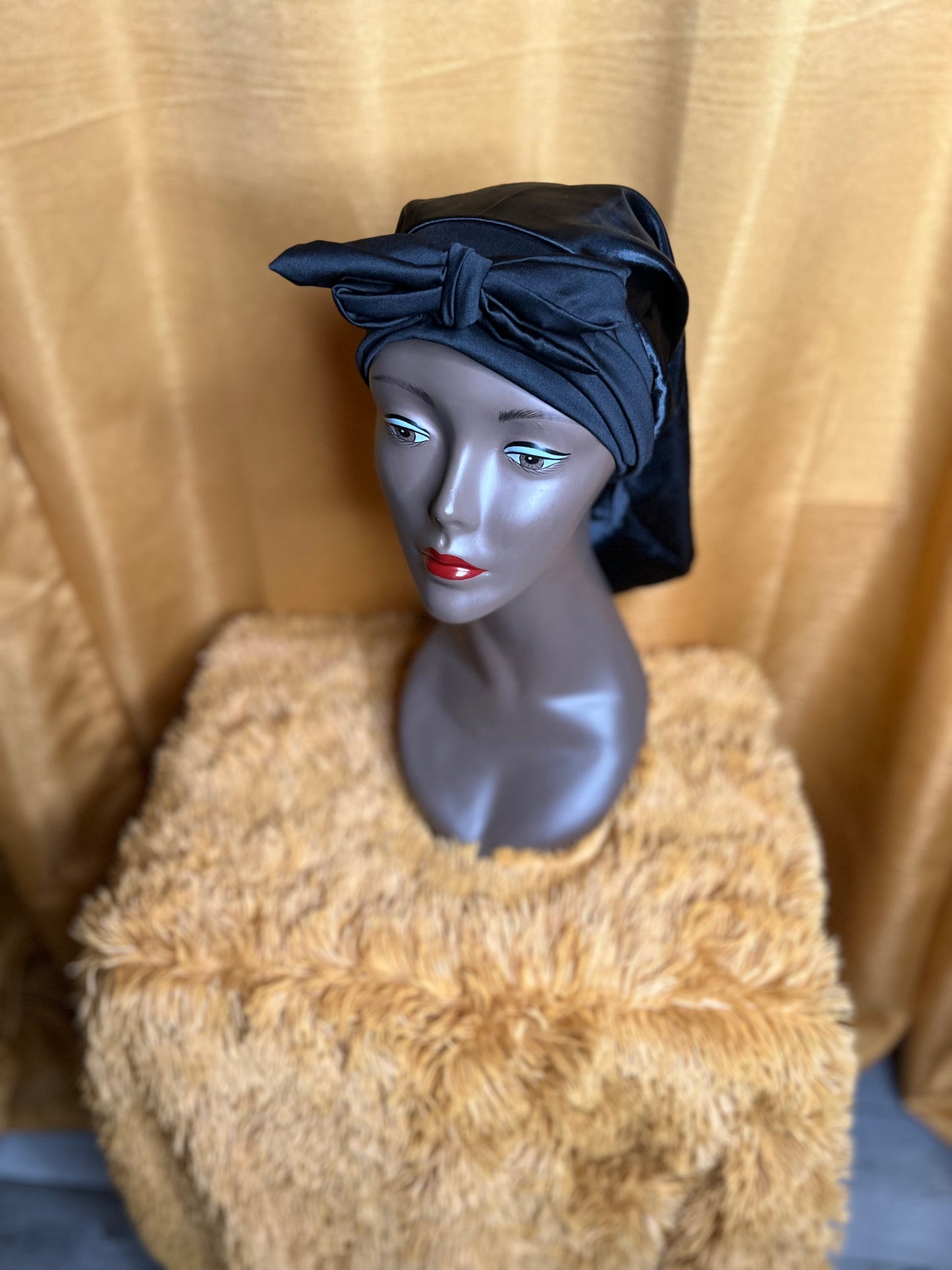 Medium Twisted Bonnet